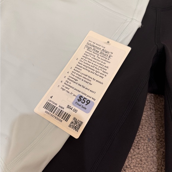 lululemon athletica Women's Bike Shorts - Black and Mint Breeze - Picture 2 of 4